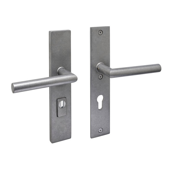 Intersteel SKG3 Sicherheitsbeschlag rechteckig 250x50mm beidseitig Drücker Jura mit Federmechanismus Profilzylinder Lochung 72mm mit Kernziehschutz edelstahl vibriert